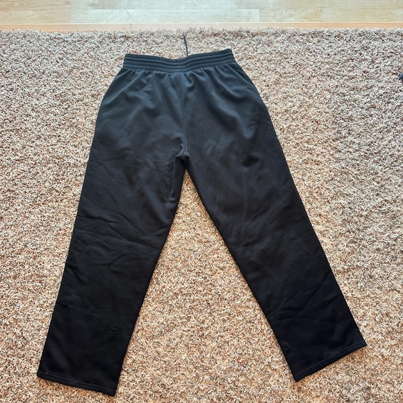 Women’s size large Underarmour athletic pants. - Picture 4 of 4